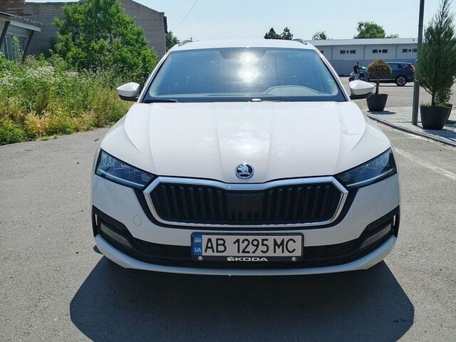 Білий Шкода Октавія, об'ємом двигуна 2.01 л та пробігом 320 тис. км за 17250 $, фото 1 на Automoto.ua