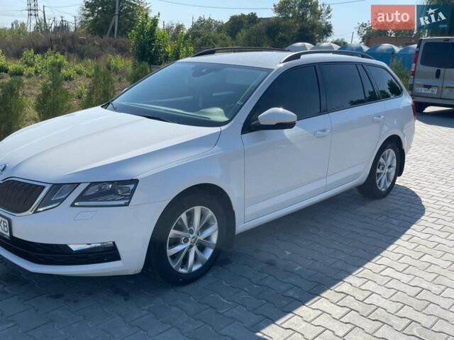 Белый Шкода Октавия, объемом двигателя 1.97 л и пробегом 228 тыс. км за 16500 $, фото 1 на Automoto.ua