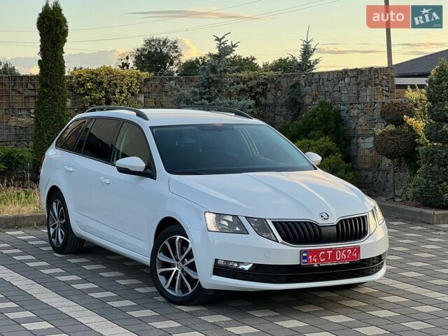 Белый Шкода Октавия, объемом двигателя 2 л и пробегом 135 тыс. км за 15999 $, фото 1 на Automoto.ua