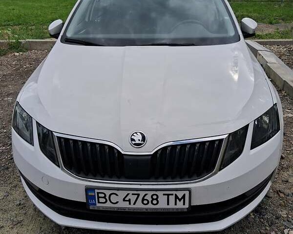 Шкода Октавия 2020 в Бориславе на Automoto.ua Белый Шкода Октавия, объемом двигателя 1.97 л и пробегом 243 тыс. км за 18400 $, фото 1 на Automoto.ua