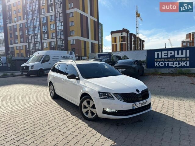 Белый Шкода Октавия, объемом двигателя 1.98 л и пробегом 243 тыс. км за 16600 $, фото 1 на Automoto.ua