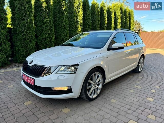 Белый Шкода Октавия, объемом двигателя 2 л и пробегом 242 тыс. км за 16300 $, фото 1 на Automoto.ua