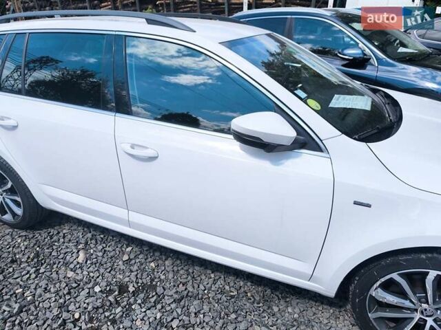 Белый Шкода Октавия, объемом двигателя 1.97 л и пробегом 2 тыс. км за 15350 $, фото 1 на Automoto.ua