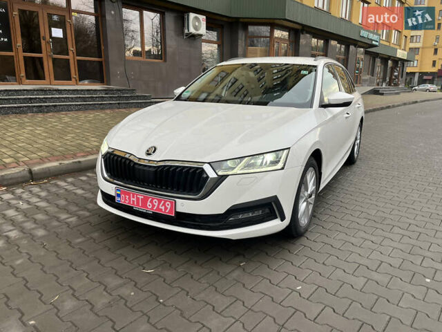 Білий Шкода Октавія, об'ємом двигуна 2 л та пробігом 218 тис. км за 22300 $, фото 1 на Automoto.ua