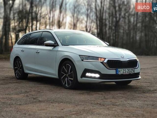 Белый Шкода Октавия, объемом двигателя 2 л и пробегом 310 тыс. км за 17800 $, фото 1 на Automoto.ua