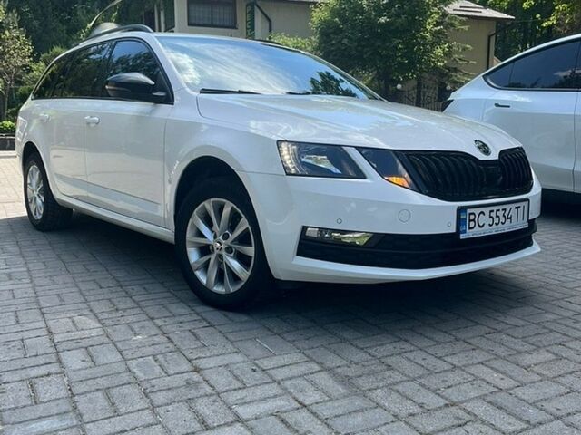 Білий Шкода Октавія, об'ємом двигуна 1.6 л та пробігом 270 тис. км за 12850 $, фото 1 на Automoto.ua