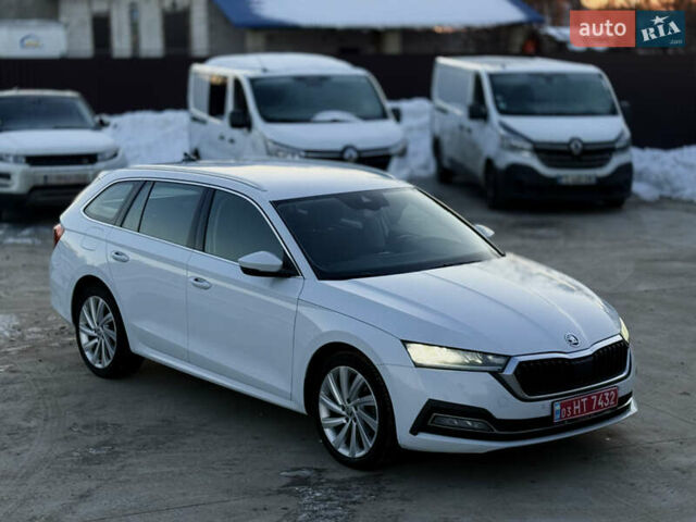 Белый Шкода Октавия, объемом двигателя 2 л и пробегом 229 тыс. км за 17999 $, фото 1 на Automoto.ua