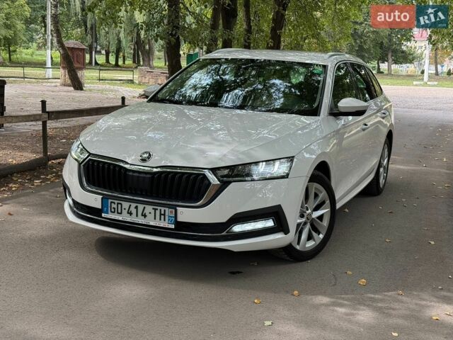 Белый Шкода Октавия, объемом двигателя 2 л и пробегом 230 тыс. км за 18450 $, фото 1 на Automoto.ua
