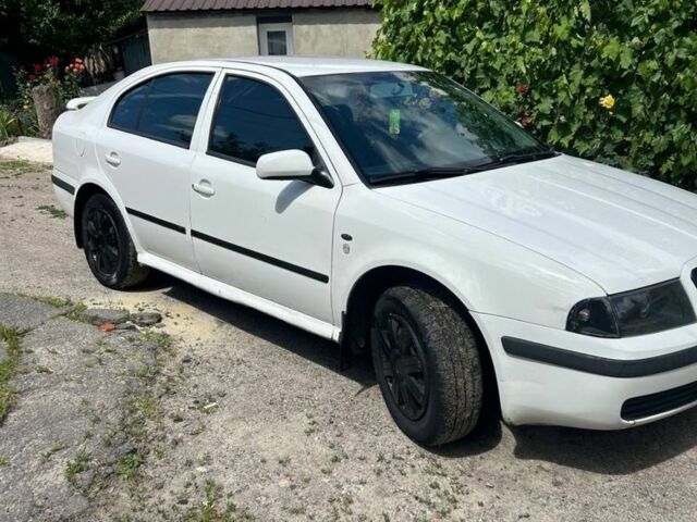 Білий Шкода Октавія, об'ємом двигуна 1.6 л та пробігом 379 тис. км за 3000 $, фото 1 на Automoto.ua