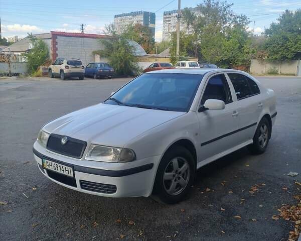 Білий Шкода Октавія, об'ємом двигуна 1.6 л та пробігом 280 тис. км за 2700 $, фото 1 на Automoto.ua