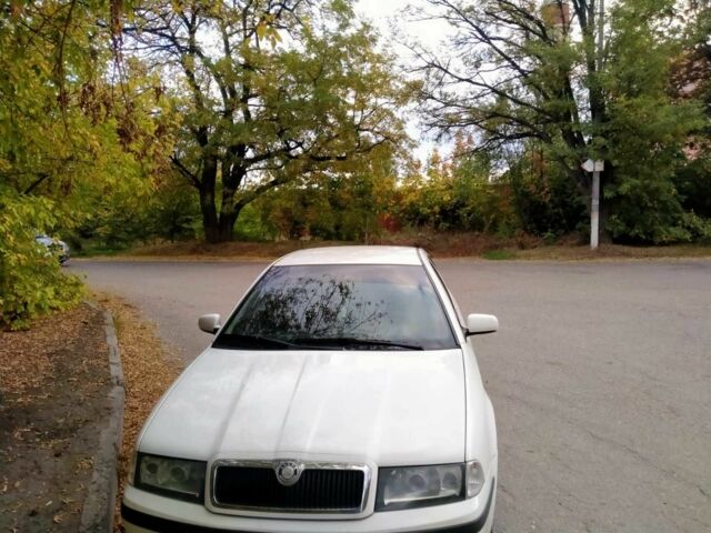 Белый Шкода Октавия, объемом двигателя 1.6 л и пробегом 359 тыс. км за 3850 $, фото 1 на Automoto.ua