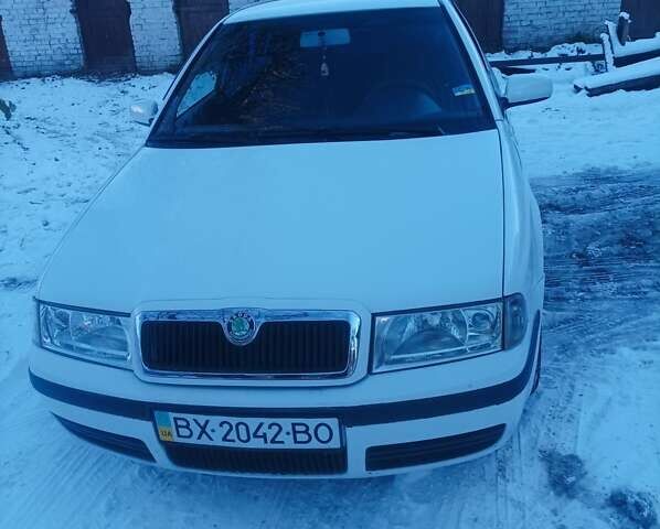 Белый Шкода Октавия, объемом двигателя 1.6 л и пробегом 200 тыс. км за 4300 $, фото 1 на Automoto.ua