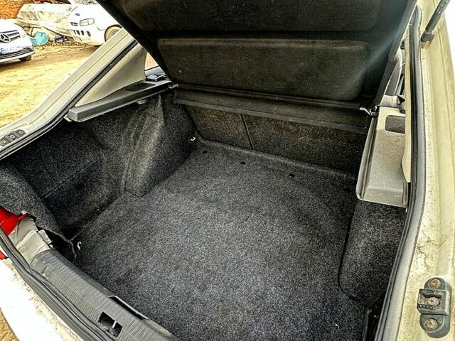 Білий Шкода Октавія, об'ємом двигуна 1.6 л та пробігом 250 тис. км за 3200 $, фото 1 на Automoto.ua