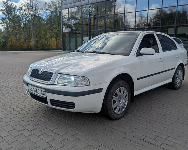 Білий Шкода Октавія, об'ємом двигуна 1.6 л та пробігом 258 тис. км за 4100 $, фото 1 на Automoto.ua