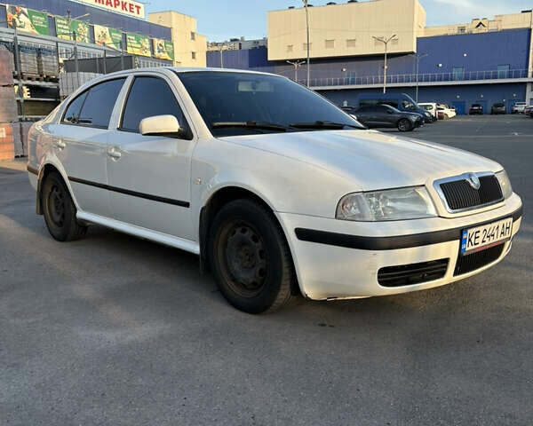 Белый Шкода Октавия, объемом двигателя 1.9 л и пробегом 313 тыс. км за 5500 $, фото 1 на Automoto.ua