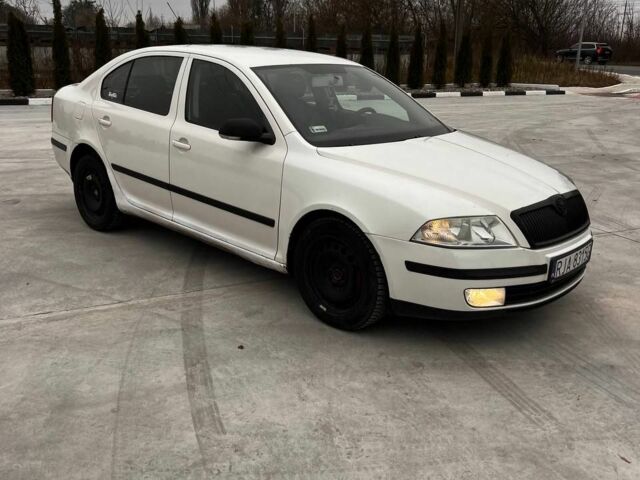 Белый Шкода Октавия, объемом двигателя 0 л и пробегом 400 тыс. км за 2550 $, фото 1 на Automoto.ua