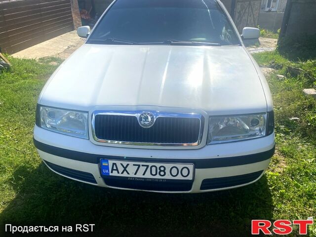 Белый Шкода Октавия, объемом двигателя 1.6 л и пробегом 411 тыс. км за 5400 $, фото 1 на Automoto.ua