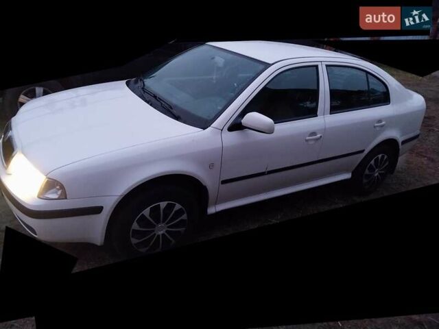 Білий Шкода Октавія, об'ємом двигуна 1.6 л та пробігом 238 тис. км за 4800 $, фото 1 на Automoto.ua