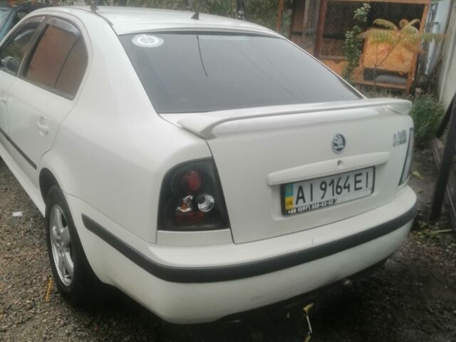 Білий Шкода Октавія, об'ємом двигуна 1.8 л та пробігом 250 тис. км за 4300 $, фото 1 на Automoto.ua