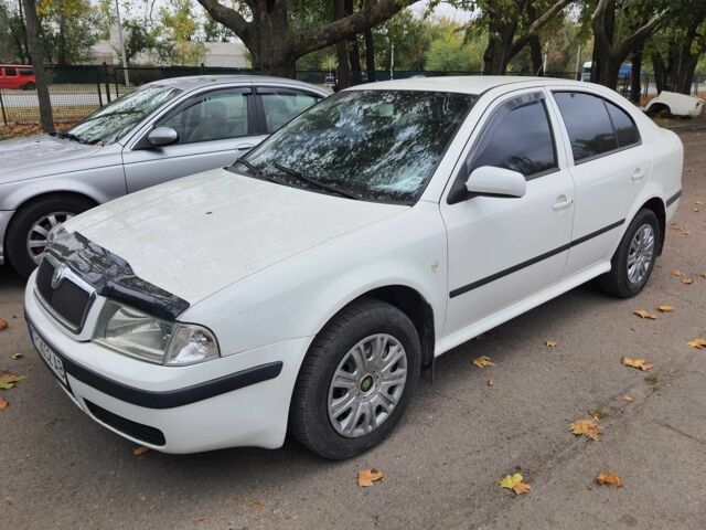 Белый Шкода Октавия, объемом двигателя 1.6 л и пробегом 239 тыс. км за 5100 $, фото 1 на Automoto.ua