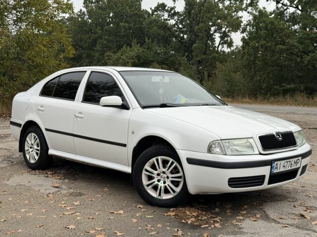 Белый Шкода Октавия, объемом двигателя 1.6 л и пробегом 1 тыс. км за 4350 $, фото 1 на Automoto.ua
