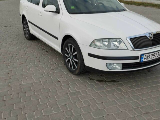 Белый Шкода Октавия, объемом двигателя 1.9 л и пробегом 300 тыс. км за 5800 $, фото 1 на Automoto.ua