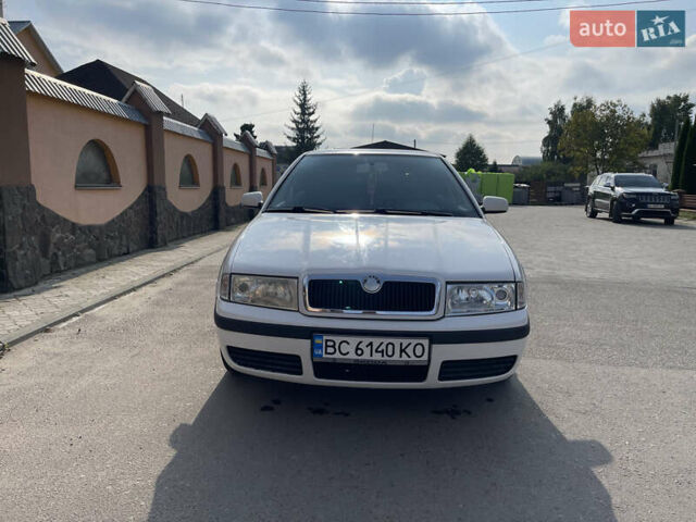 Білий Шкода Октавія, об'ємом двигуна 1.6 л та пробігом 187 тис. км за 4200 $, фото 1 на Automoto.ua