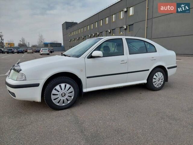Белый Шкода Октавия, объемом двигателя 1.6 л и пробегом 273 тыс. км за 4500 $, фото 1 на Automoto.ua