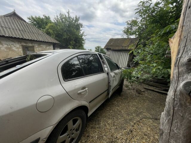 Белый Шкода Октавия, объемом двигателя 1.6 л и пробегом 180 тыс. км за 2000 $, фото 1 на Automoto.ua