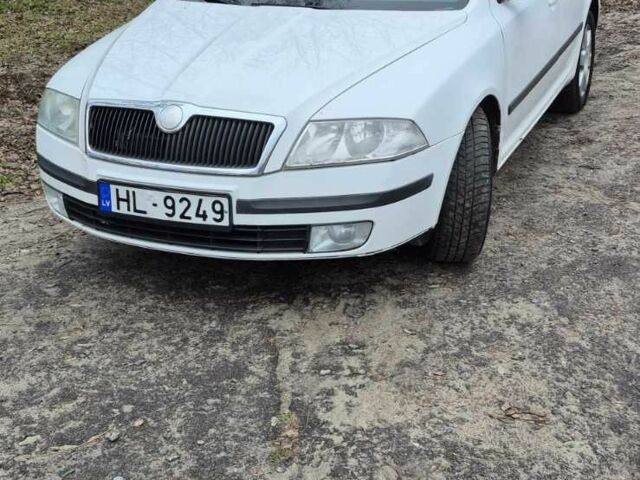 Білий Шкода Октавія, об'ємом двигуна 0 л та пробігом 300 тис. км за 2600 $, фото 1 на Automoto.ua