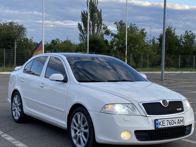Белый Шкода Октавия, объемом двигателя 2 л и пробегом 2 тыс. км за 6900 $, фото 1 на Automoto.ua