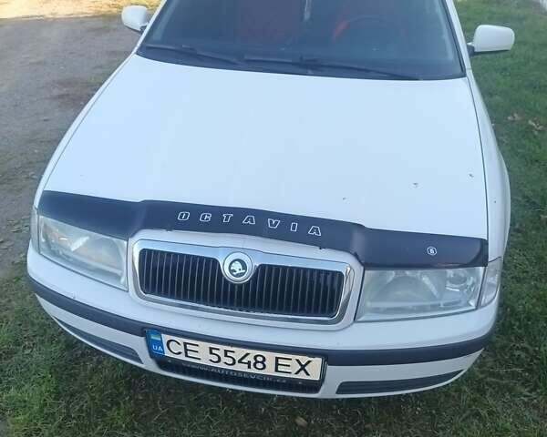 Белый Шкода Октавия, объемом двигателя 1.6 л и пробегом 280 тыс. км за 4550 $, фото 1 на Automoto.ua