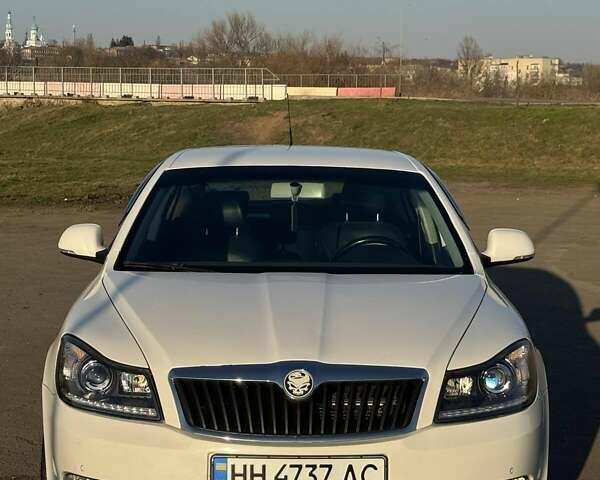 Белый Шкода Октавия, объемом двигателя 1.6 л и пробегом 346 тыс. км за 7500 $, фото 1 на Automoto.ua
