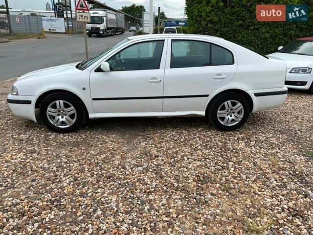 Белый Шкода Октавия, объемом двигателя 1.6 л и пробегом 173 тыс. км за 5499 $, фото 1 на Automoto.ua