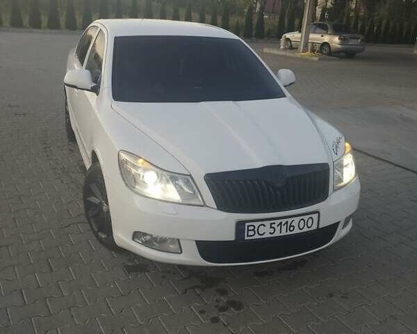 Белый Шкода Октавия, объемом двигателя 1.6 л и пробегом 335 тыс. км за 7550 $, фото 1 на Automoto.ua