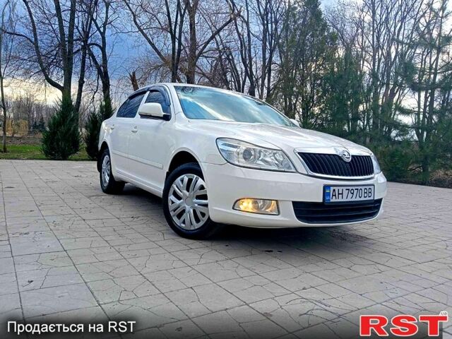 Белый Шкода Октавия, объемом двигателя 1.6 л и пробегом 155 тыс. км за 7600 $, фото 1 на Automoto.ua