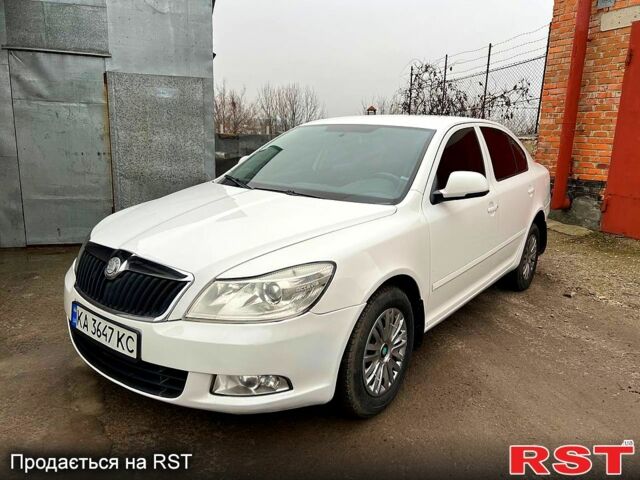 Белый Шкода Октавия, объемом двигателя 1.6 л и пробегом 257 тыс. км за 7000 $, фото 1 на Automoto.ua
