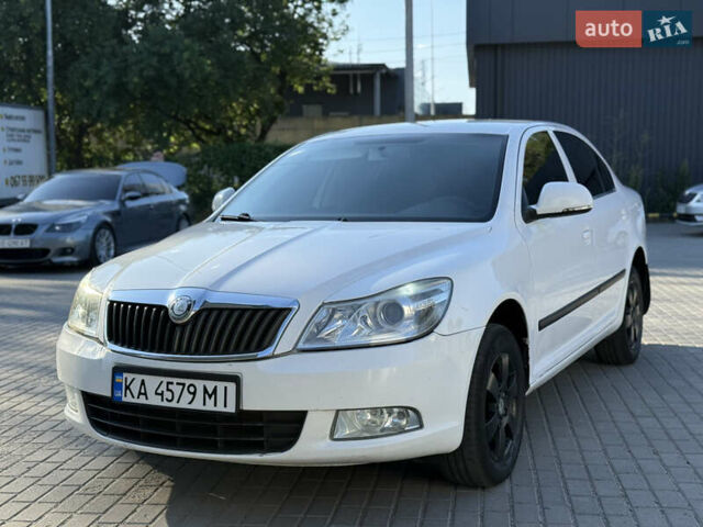 Білий Шкода Октавія, об'ємом двигуна 1.8 л та пробігом 270 тис. км за 5900 $, фото 1 на Automoto.ua