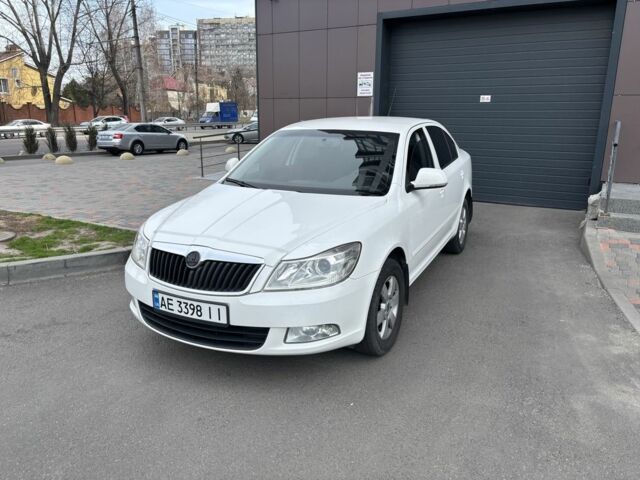 Белый Шкода Октавия, объемом двигателя 1.8 л и пробегом 186 тыс. км за 7390 $, фото 1 на Automoto.ua