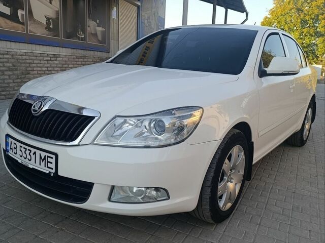 Білий Шкода Октавія, об'ємом двигуна 1.6 л та пробігом 253 тис. км за 7600 $, фото 1 на Automoto.ua