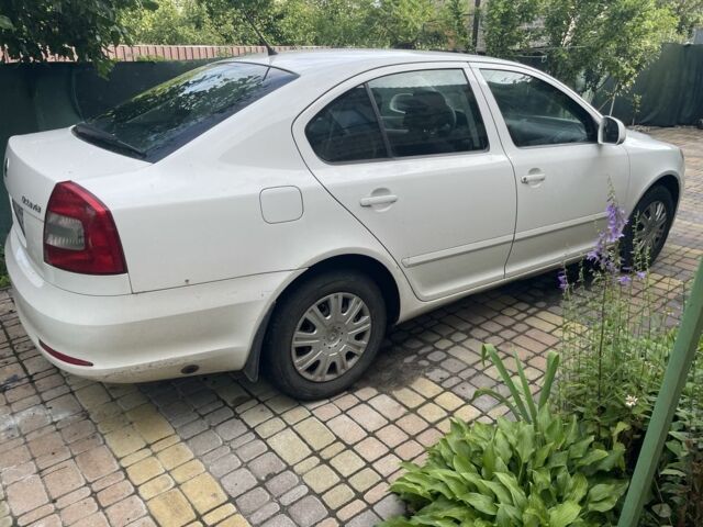 Белый Шкода Октавия, объемом двигателя 1.6 л и пробегом 270 тыс. км за 6500 $, фото 1 на Automoto.ua