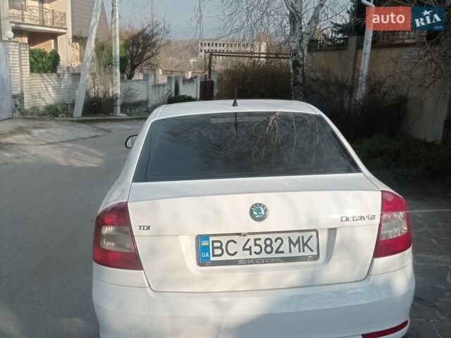 Белый Шкода Октавия, объемом двигателя 1.6 л и пробегом 155 тыс. км за 7300 $, фото 1 на Automoto.ua