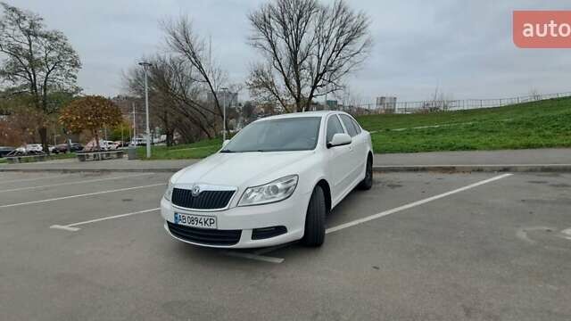 Белый Шкода Октавия, объемом двигателя 1.6 л и пробегом 240 тыс. км за 7600 $, фото 1 на Automoto.ua