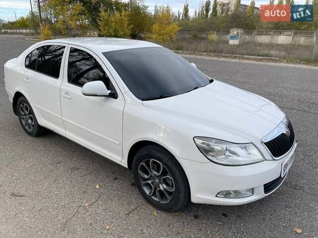 Белый Шкода Октавия, объемом двигателя 1.97 л и пробегом 246 тыс. км за 7900 $, фото 1 на Automoto.ua
