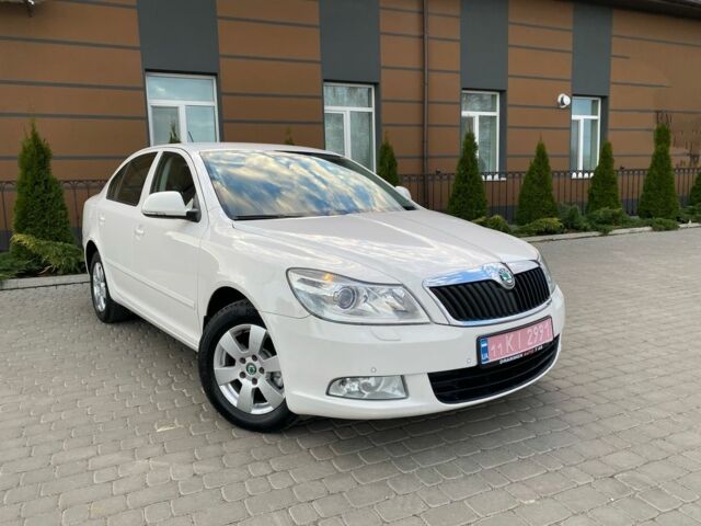 Белый Шкода Октавия, объемом двигателя 1.6 л и пробегом 189 тыс. км за 8999 $, фото 1 на Automoto.ua