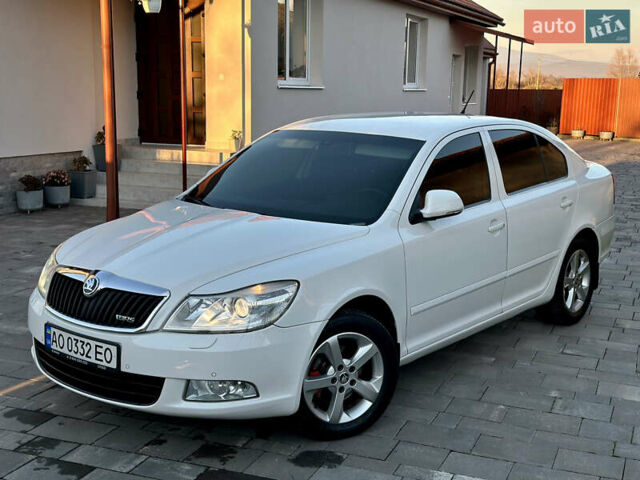 Белый Шкода Октавия, объемом двигателя 1.39 л и пробегом 275 тыс. км за 8200 $, фото 1 на Automoto.ua