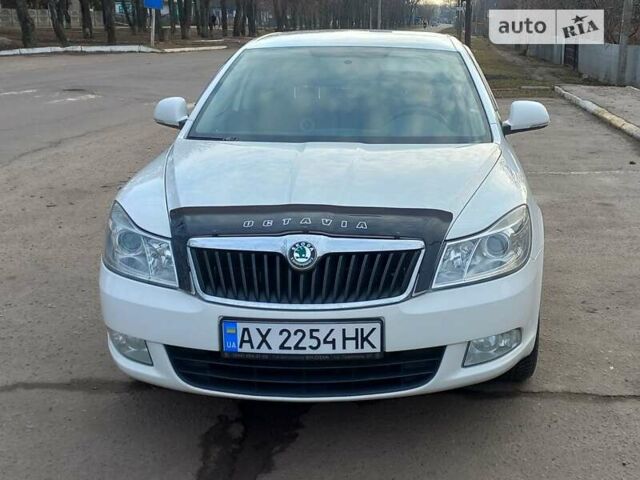Білий Шкода Октавія, об'ємом двигуна 1.6 л та пробігом 186 тис. км за 8900 $, фото 1 на Automoto.ua