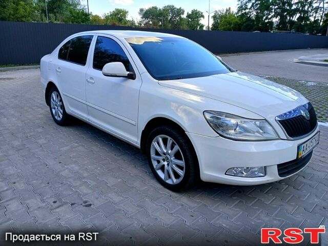 Белый Шкода Октавия, объемом двигателя 1.8 л и пробегом 250 тыс. км за 6500 $, фото 1 на Automoto.ua