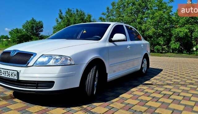 Білий Шкода Октавія, об'ємом двигуна 1.6 л та пробігом 138 тис. км за 7600 $, фото 1 на Automoto.ua