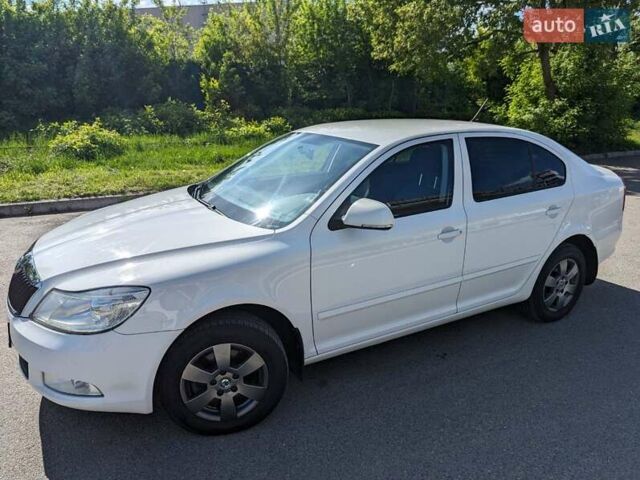 Шкода Октавия 2012 в Борисполе на Automoto.ua Белый Шкода Октавия, объемом двигателя 1.8 л и пробегом 222 тыс. км за 8500 $, фото 1 на Automoto.ua
